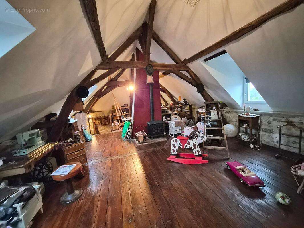 Maison à VILLEVEQUE