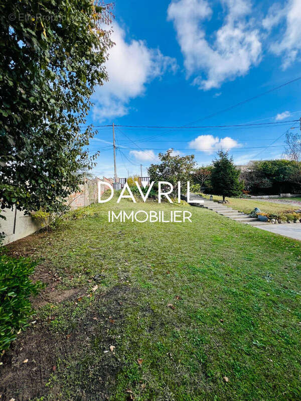 Terrain à CONFLANS-SAINTE-HONORINE