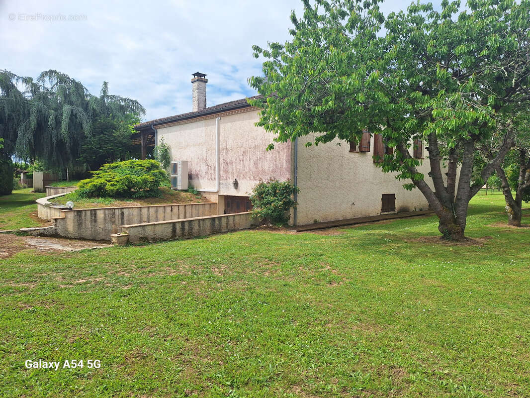 Maison à MONTAYRAL