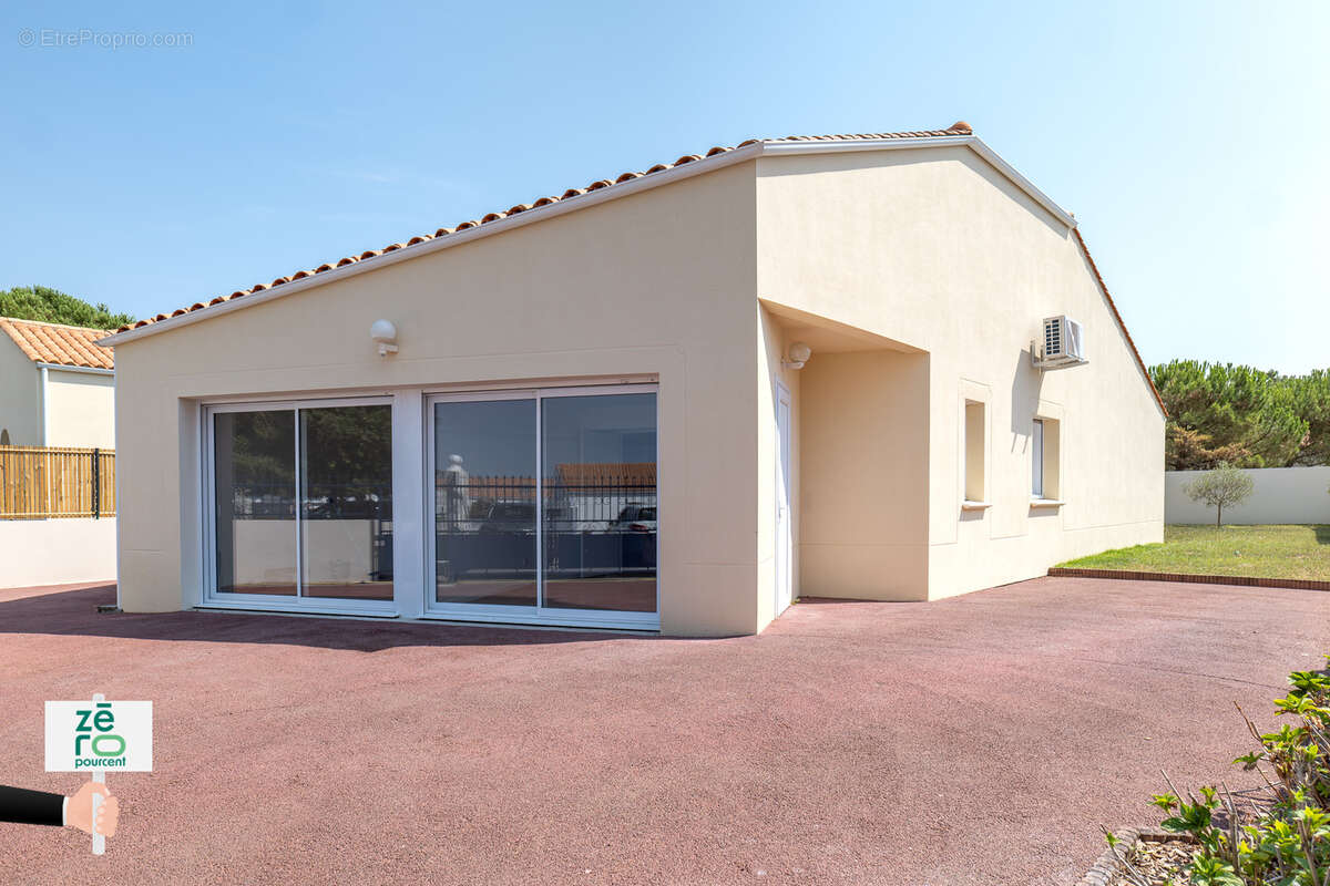 Maison à vendre à La Grière Plage   La Tranche-sur-Mer   3 chambres, jardin sans vis-à-vis, à 500 m de la plag - photo 2
