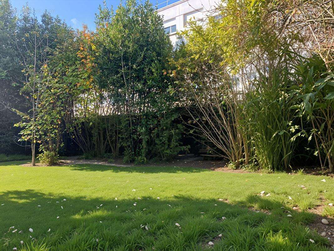 Vannes Centre  T4 refait avec jardin - photo 9