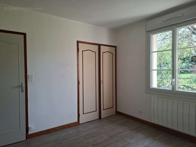 Maison à AMBRIERES-LES-VALLEES