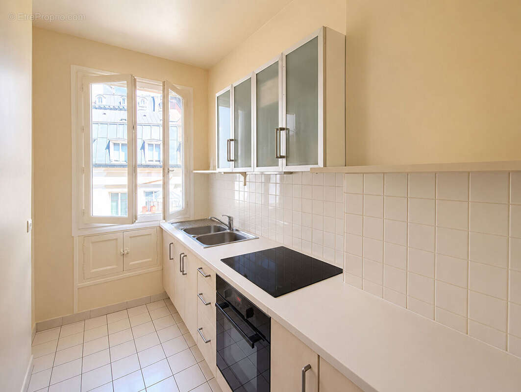 Appartement à PARIS-8E