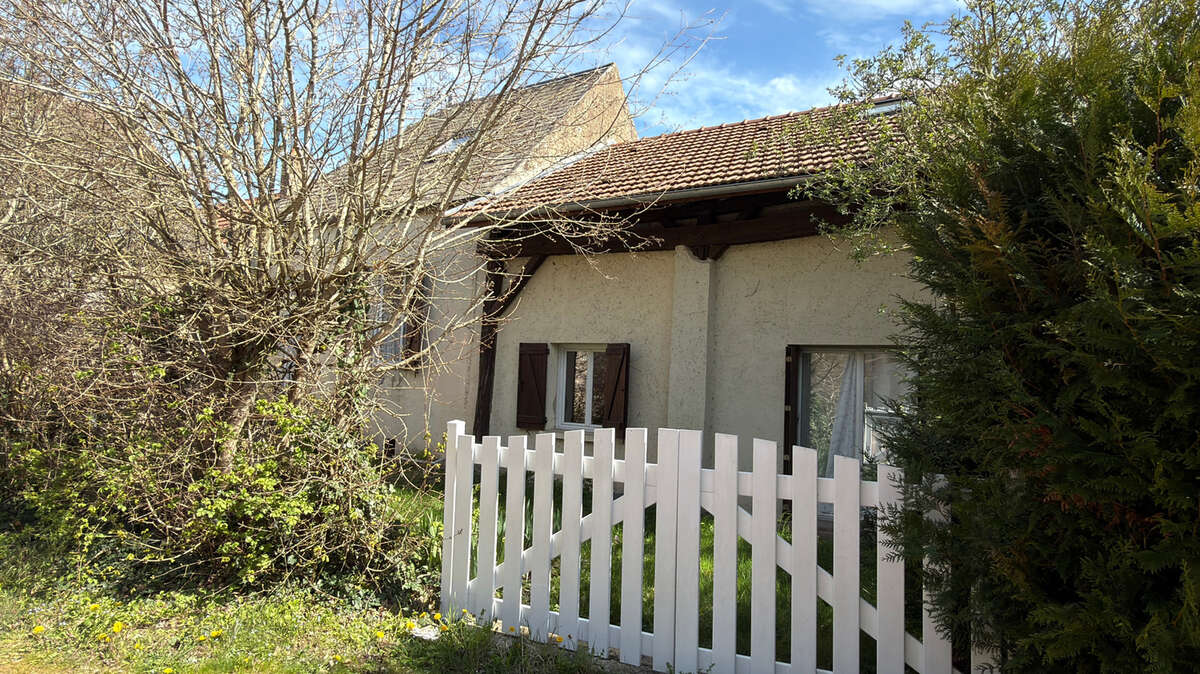 Propriété centre ville ROUVRAY  ( 21 cote d'or ) au calme habitable de suite - photo 24