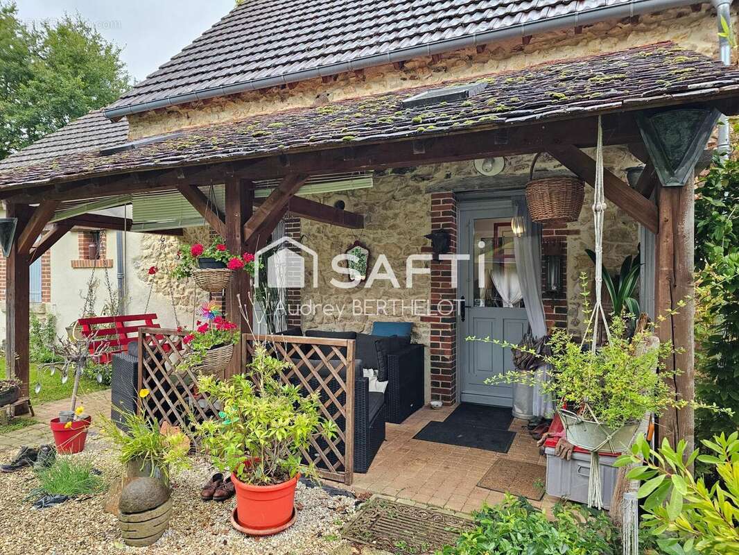 Maison 115 m² à Sens-Beaujeu  - photo 2
