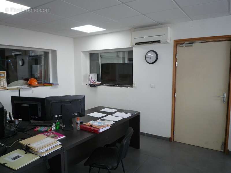 Dpt Aisne (02), LA CROIX SUR OURCQ  à vendre ensemble immobilier professionnel  1170 m2 ateliers et bureaux sur 3000 m2 de terra - photo 8