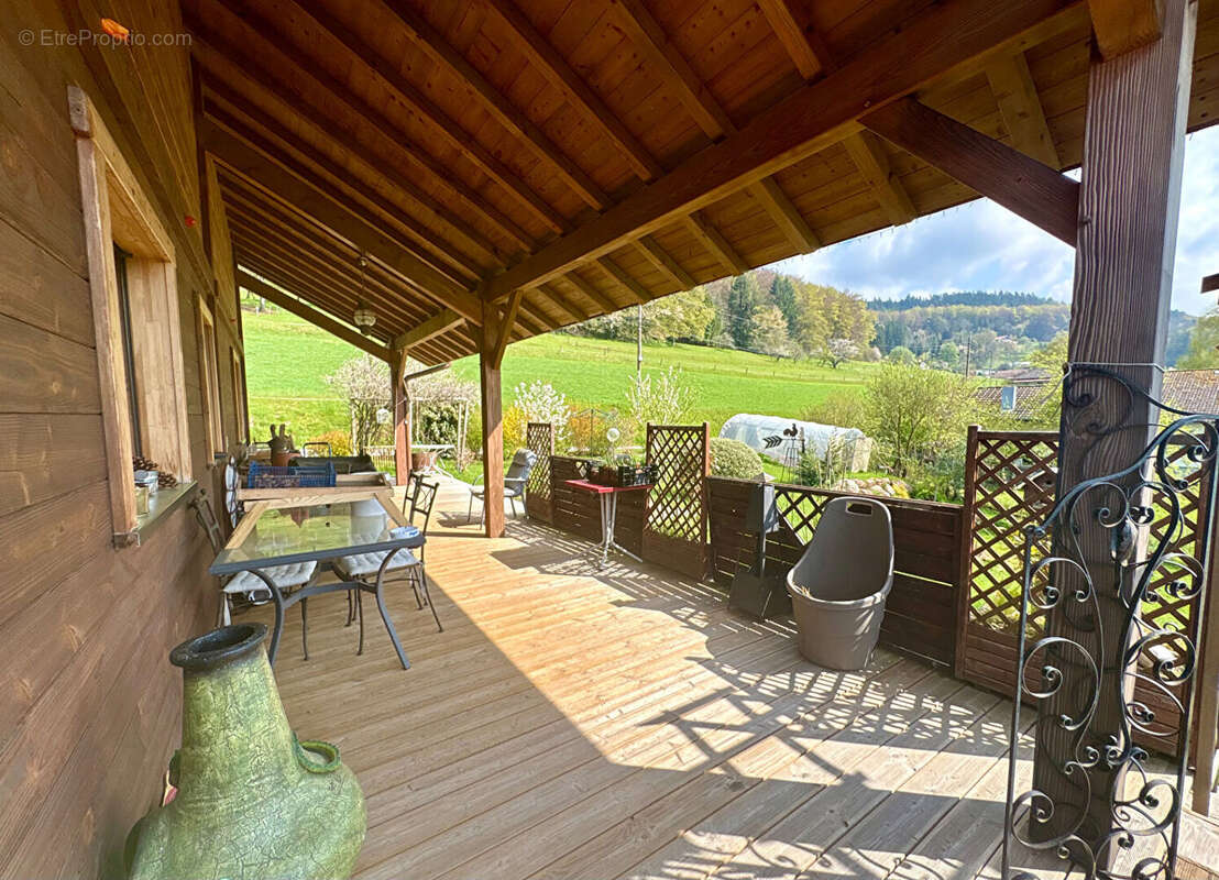Maison à FAUCOMPIERRE