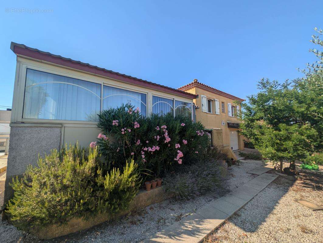 ROUJAN – Villa 4 chambres en parfait état - photo 18
