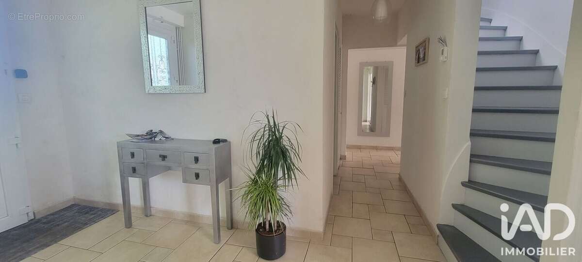 Photo 2 - Maison à LE MESNIL-ESNARD