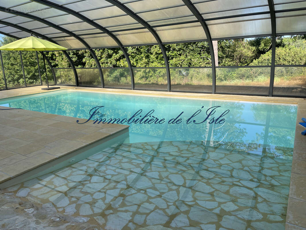 Pays d'ans - propriete ancienne  avec dependances - piscine couverte - gite - photo 8