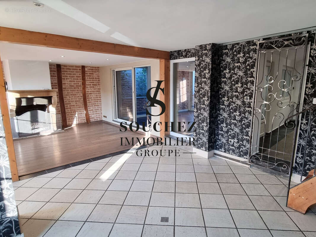 Maison à MONT-SAINT-ELOI