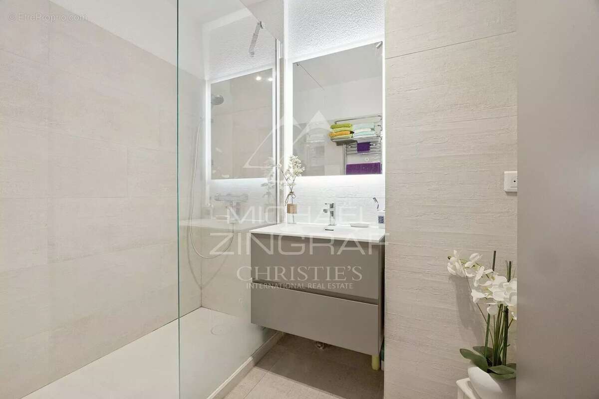 Appartement à MANDELIEU-LA-NAPOULE