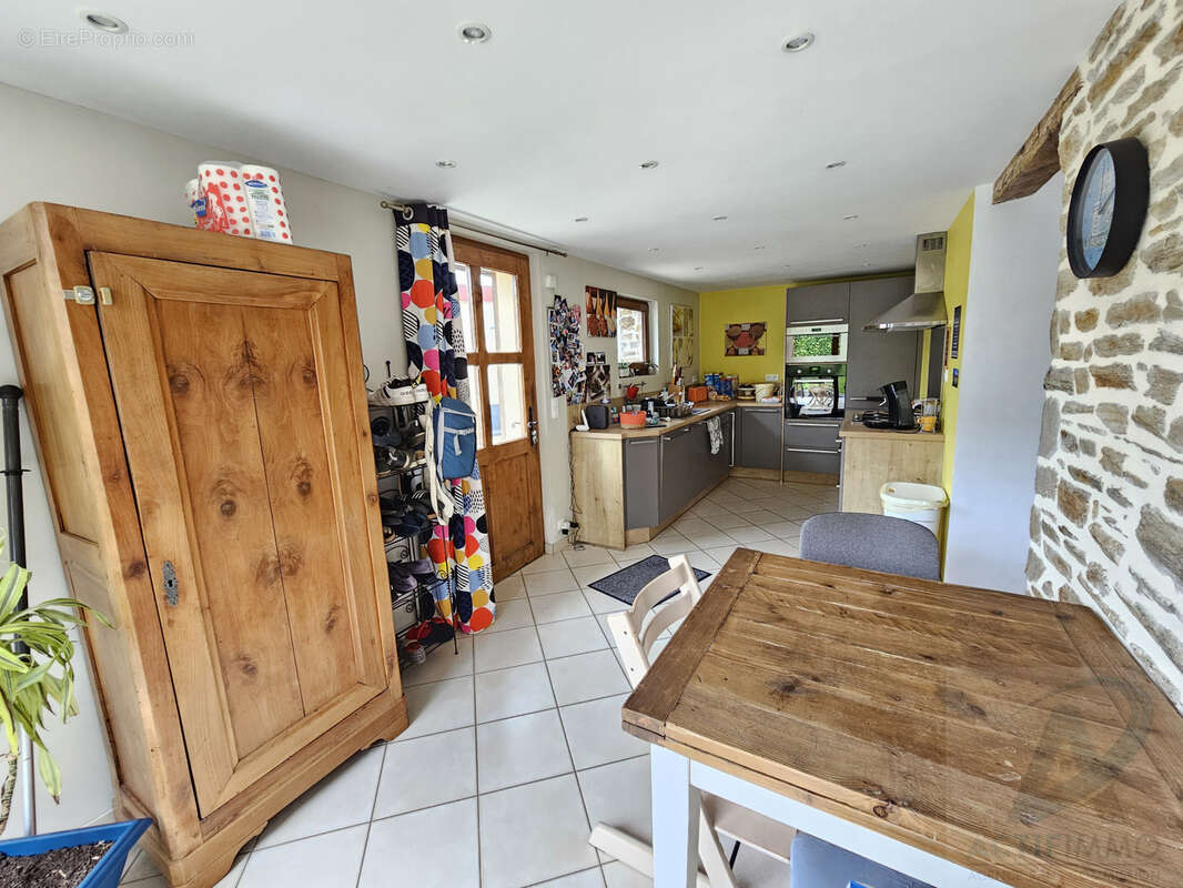 Maison à LA CHAPELLE-BICHE