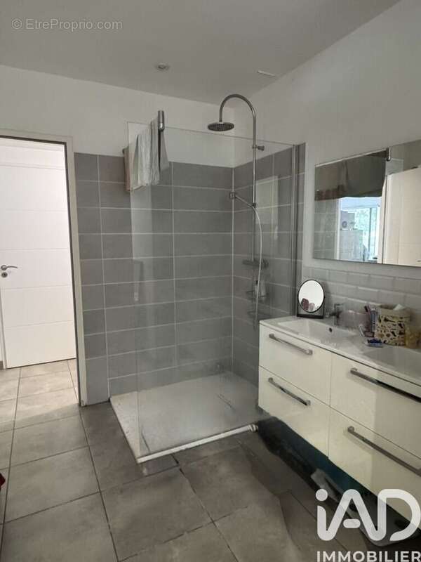 Maison 96 m² à Saint-Sulpice-De-Pommiers  - photo 9