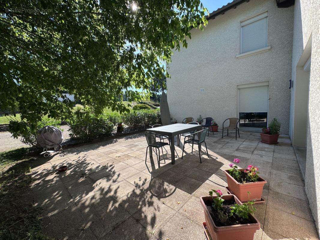 Maison à CHAVANOZ