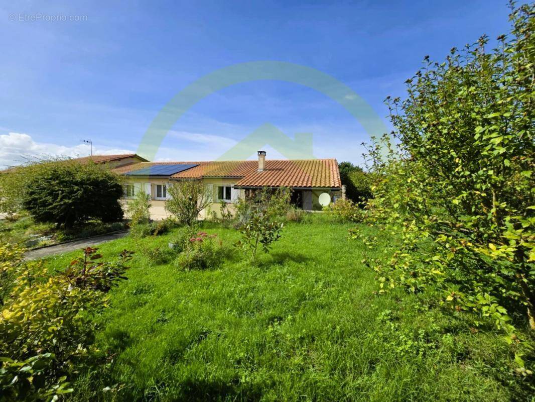 Maison à SAINT-BONNET-SUR-GIRONDE