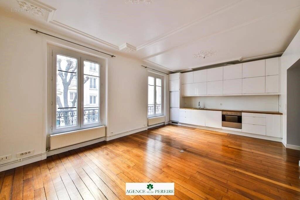 Appartement à PARIS-17E
