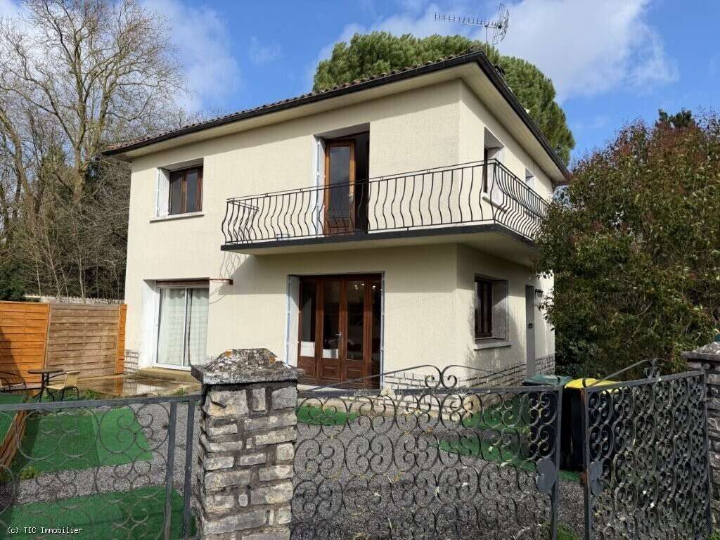 Maison à RUFFEC