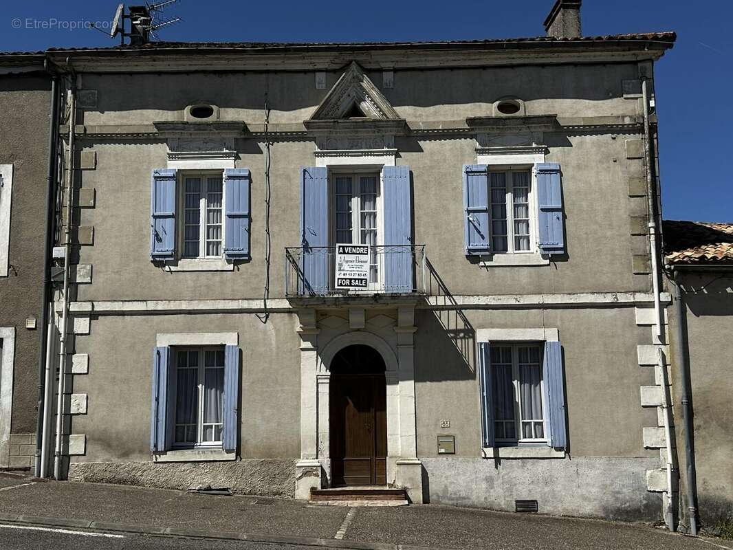 Maison à LOUGRATTE