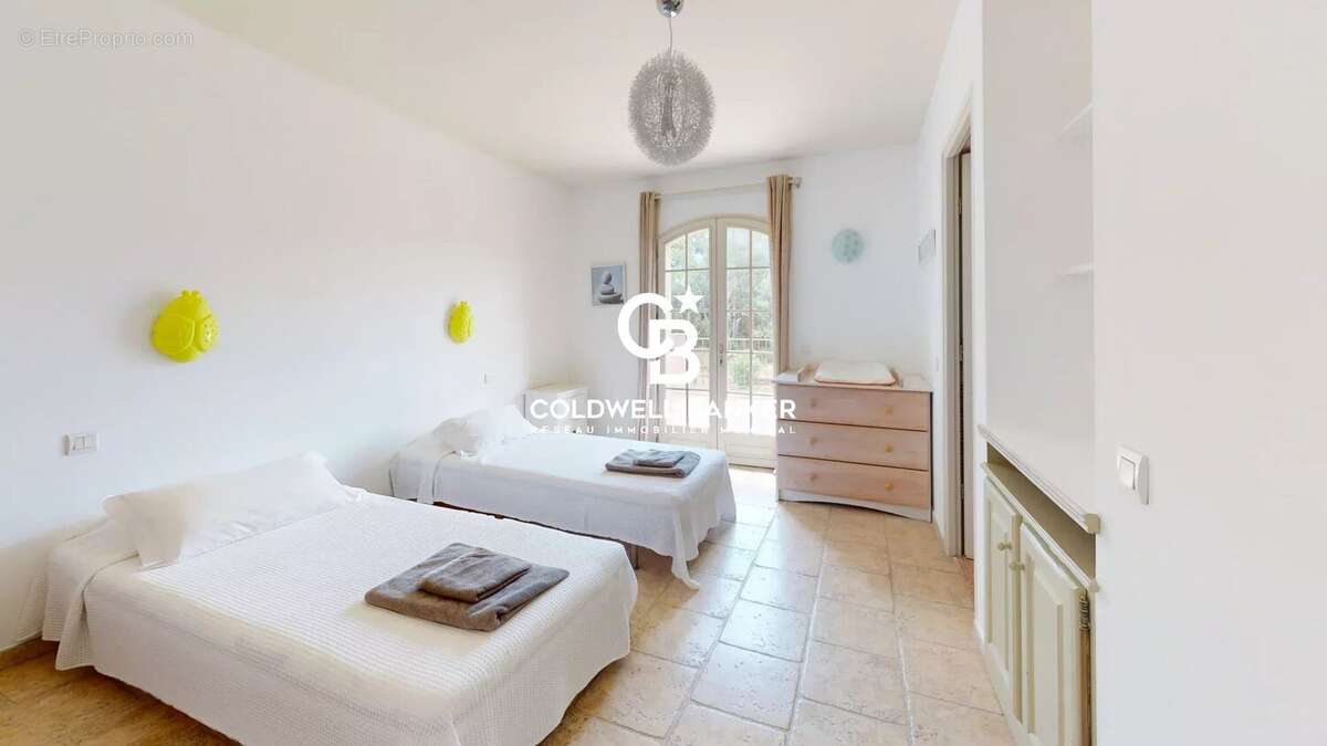 Élégante Villa Provençale avec Piscine au Cœur des Vignes - photo 24
