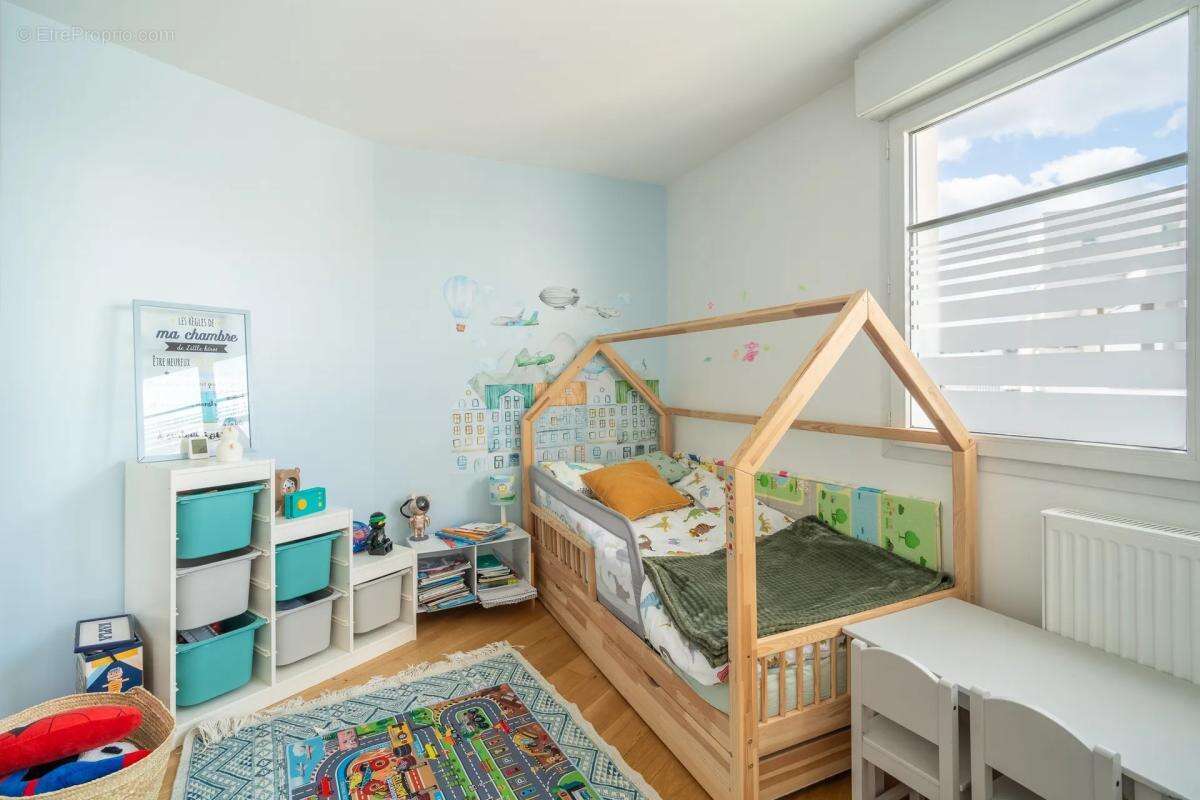 Appartement à COURBEVOIE