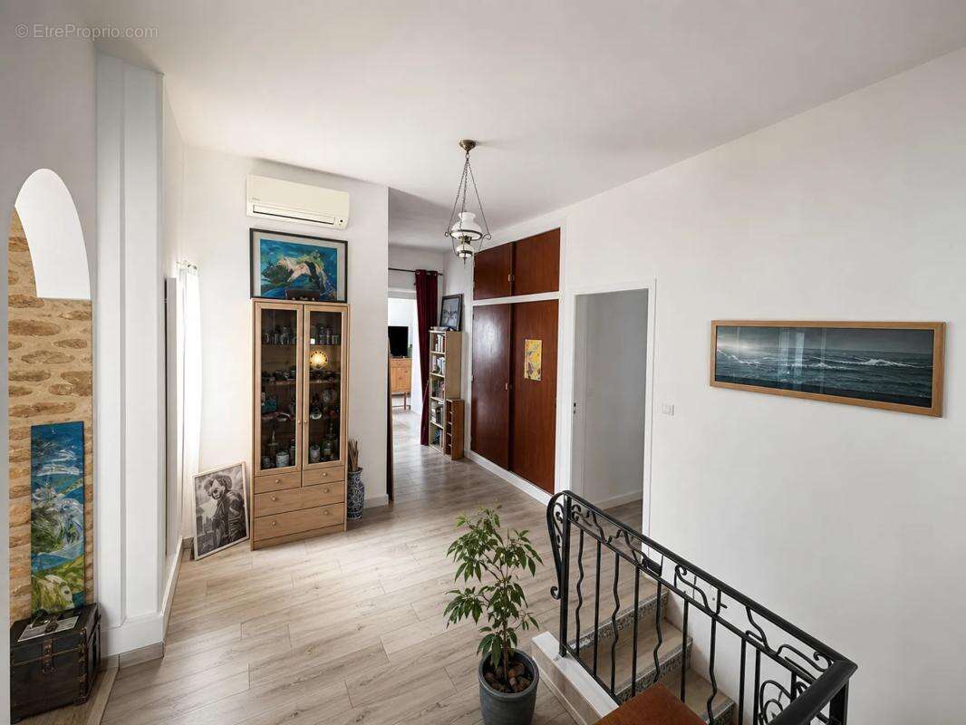 Haut de villa de 4 pièces de 94 m² à La Seyne-sur-Mer - photo 9