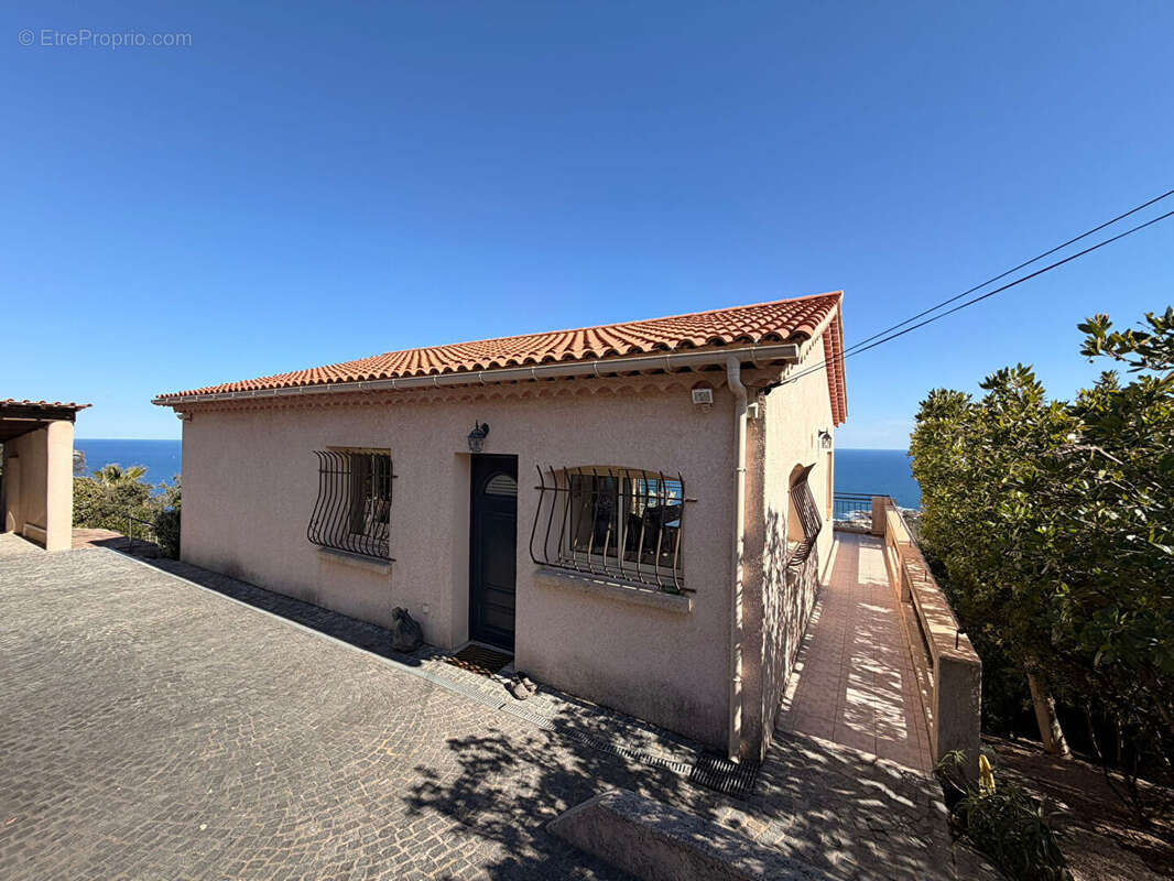 Maison à LES ISSAMBRES