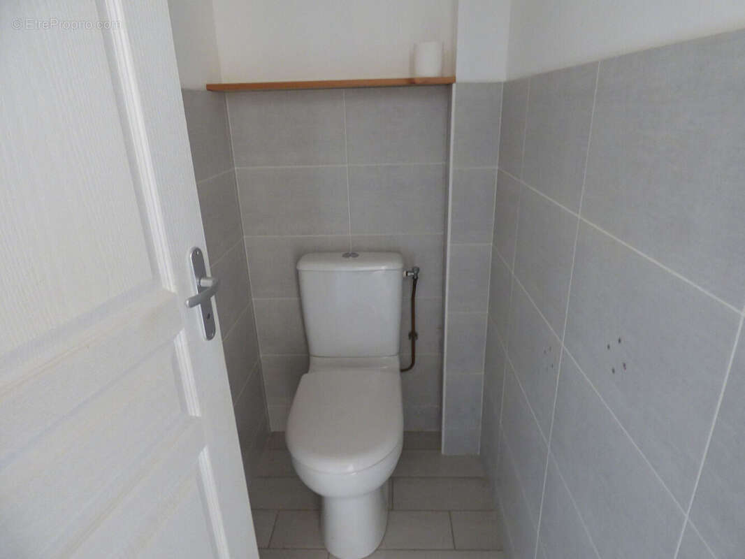 Maison ancienne et dépendances et 2 896 m² de terrain - photo 9