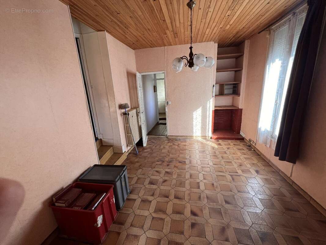 Maison à SAINT-CHERON