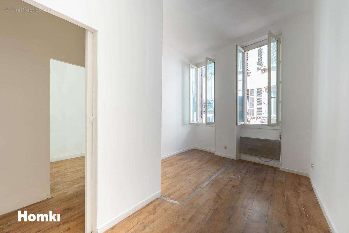 Appartement à MARSEILLE-1E
