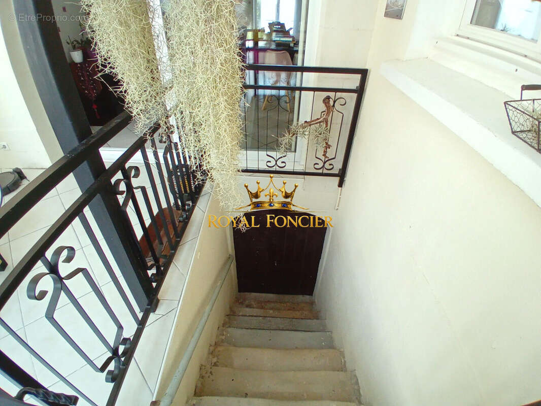 Maison 195 m² à Buxeuil  - photo 3