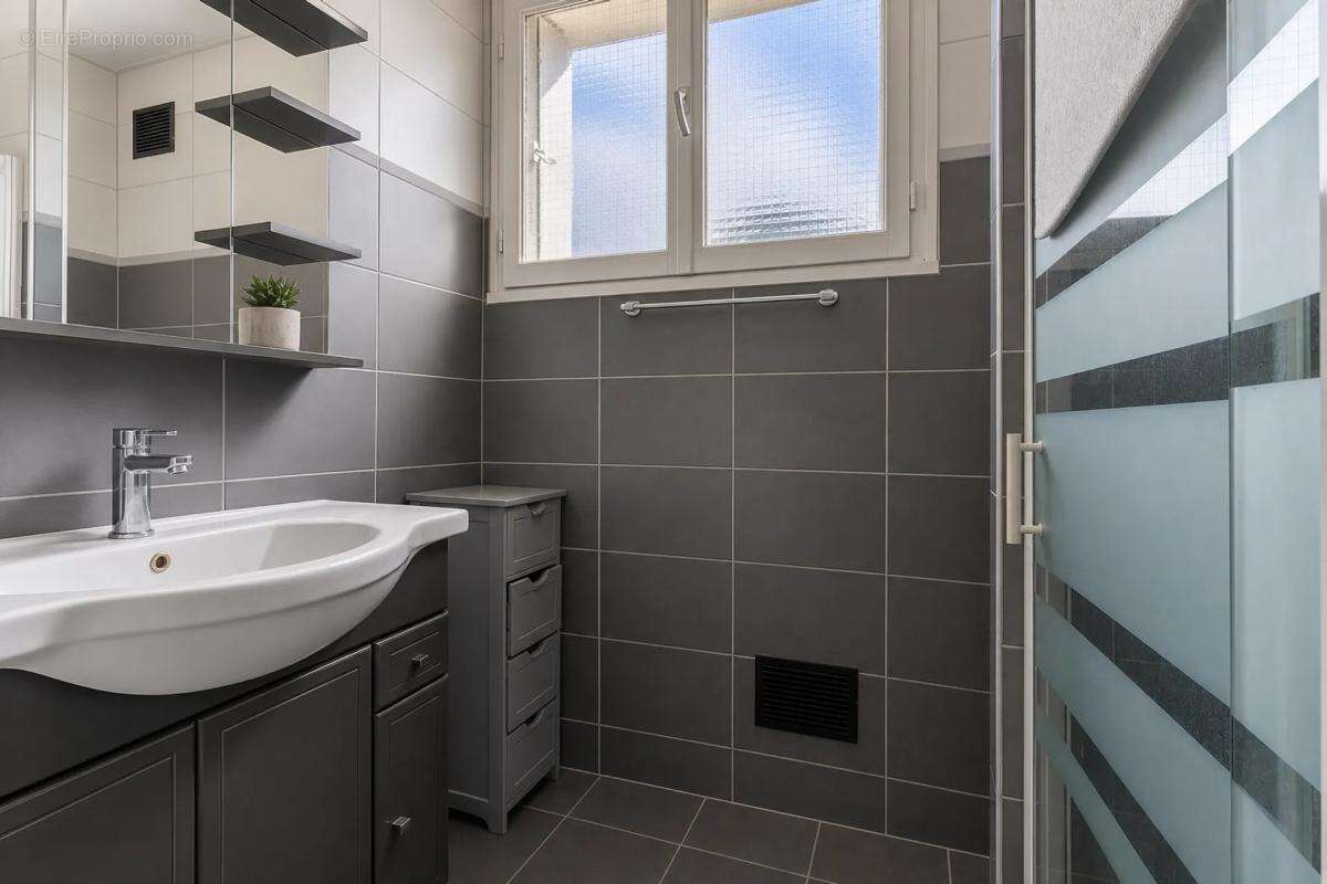 Maison rénovée de 83 m² avec jardin à Guerville - photo 7