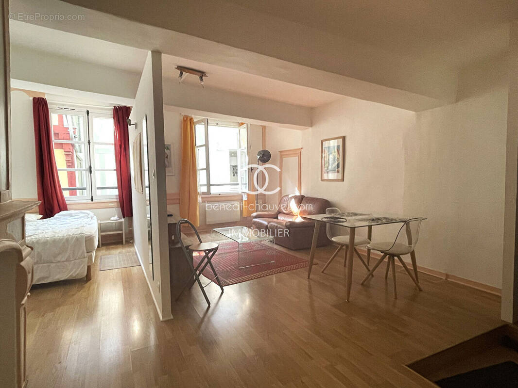 Appartement Vannes 1 pièce(s) 34 m2 INTRAMUROS avec coin nuit séparé - photo 1
