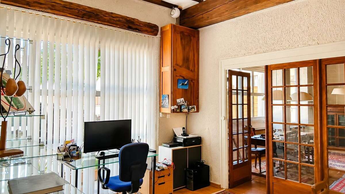 Maison de Maître avec parc arboré Le Montet - photo 8