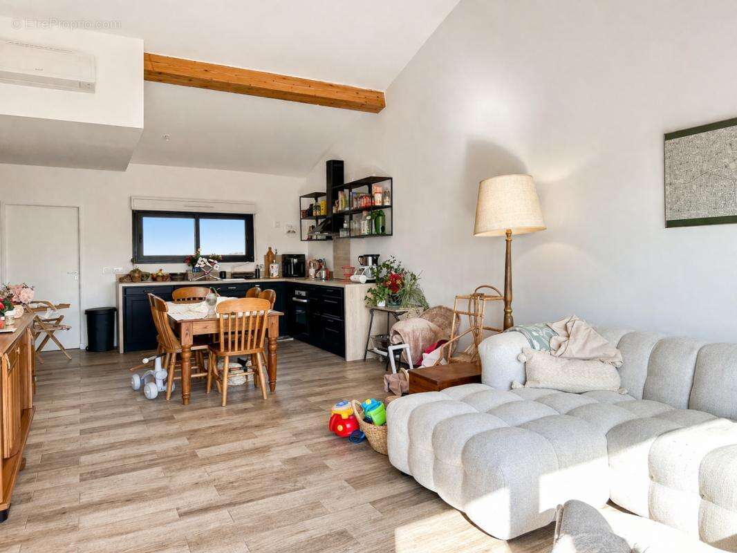 Appartement à MEZE