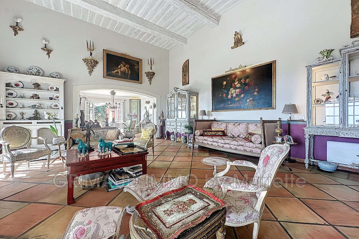 Maison à LA GARDE-FREINET