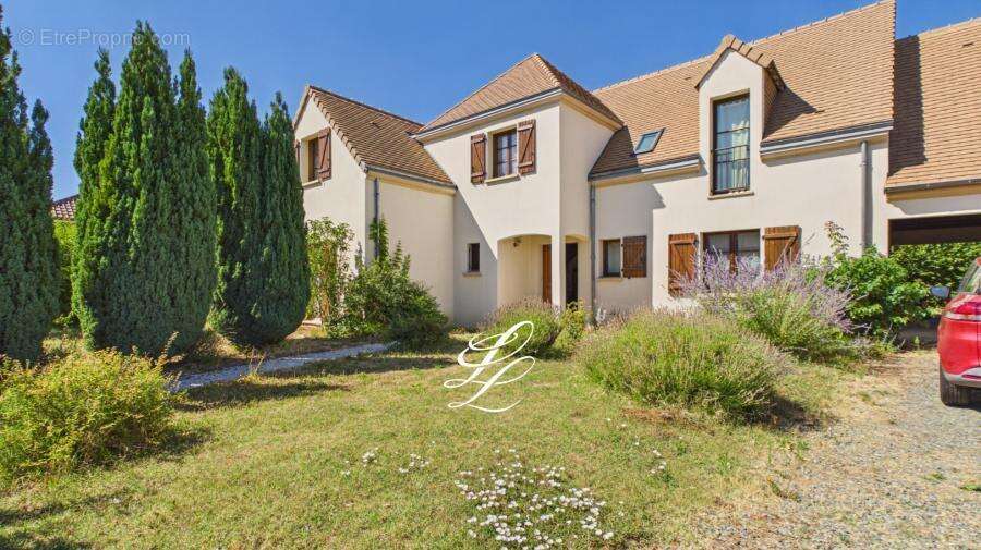 Maison 209 m² à Saint-Gervais-En-Belin  - photo 46
