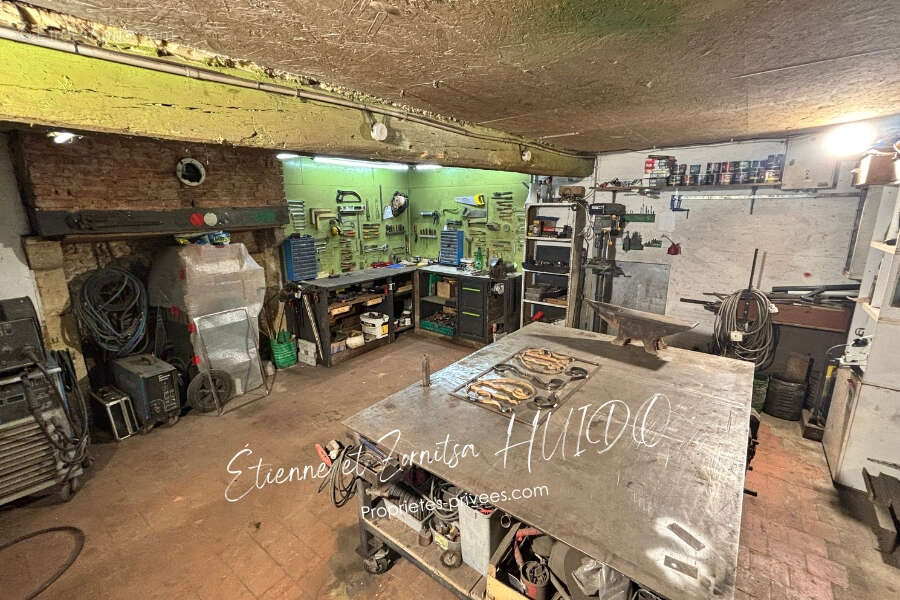 Maison à LA CHAPELLE-SAINT-LAURIAN