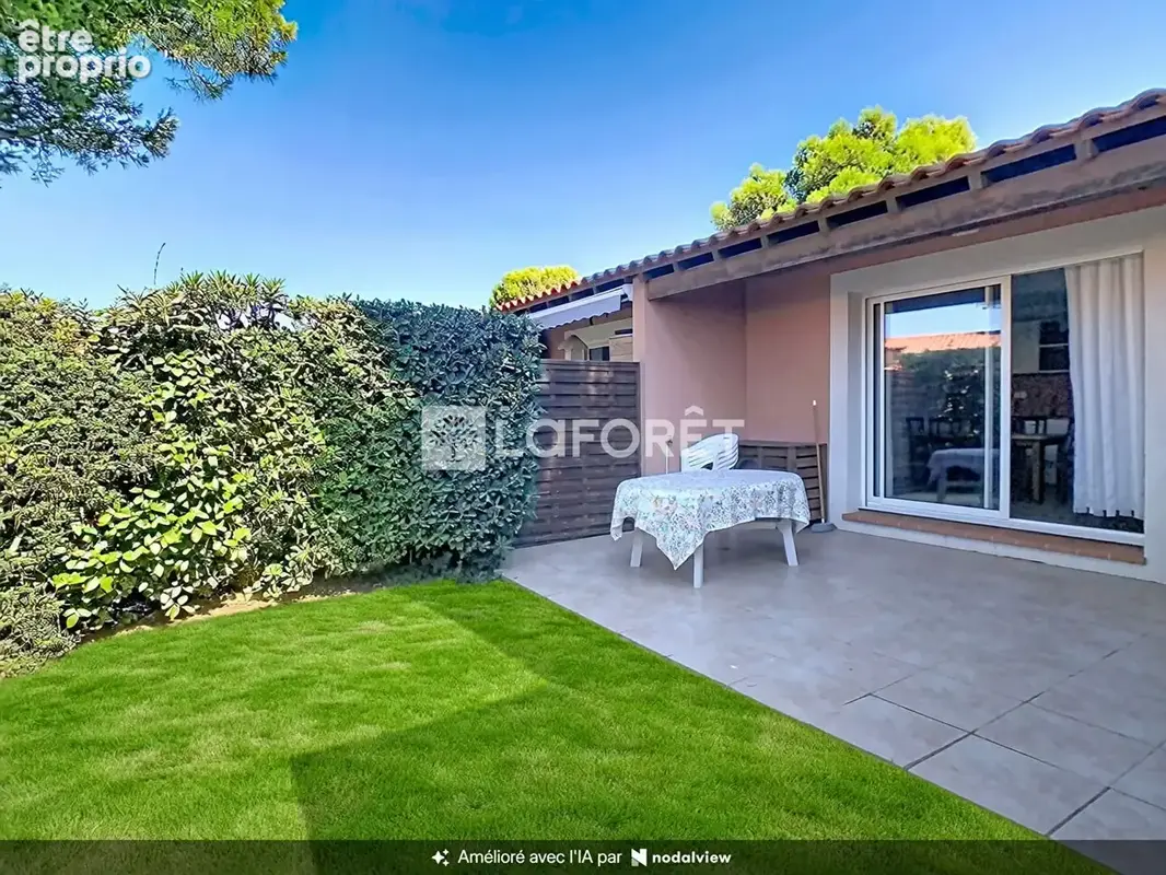 Carro t3 avec terrasse, jardin privatif et parking - photo 2