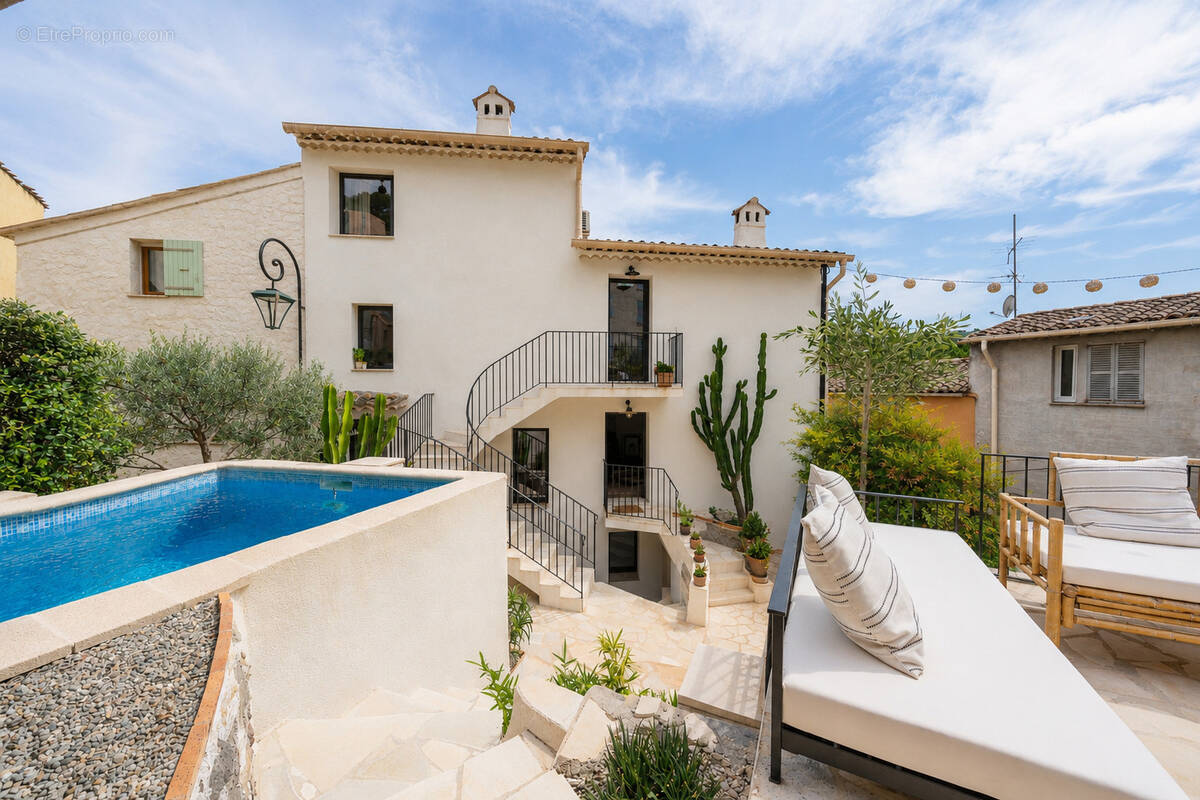 Maison à VILLENEUVE-LOUBET