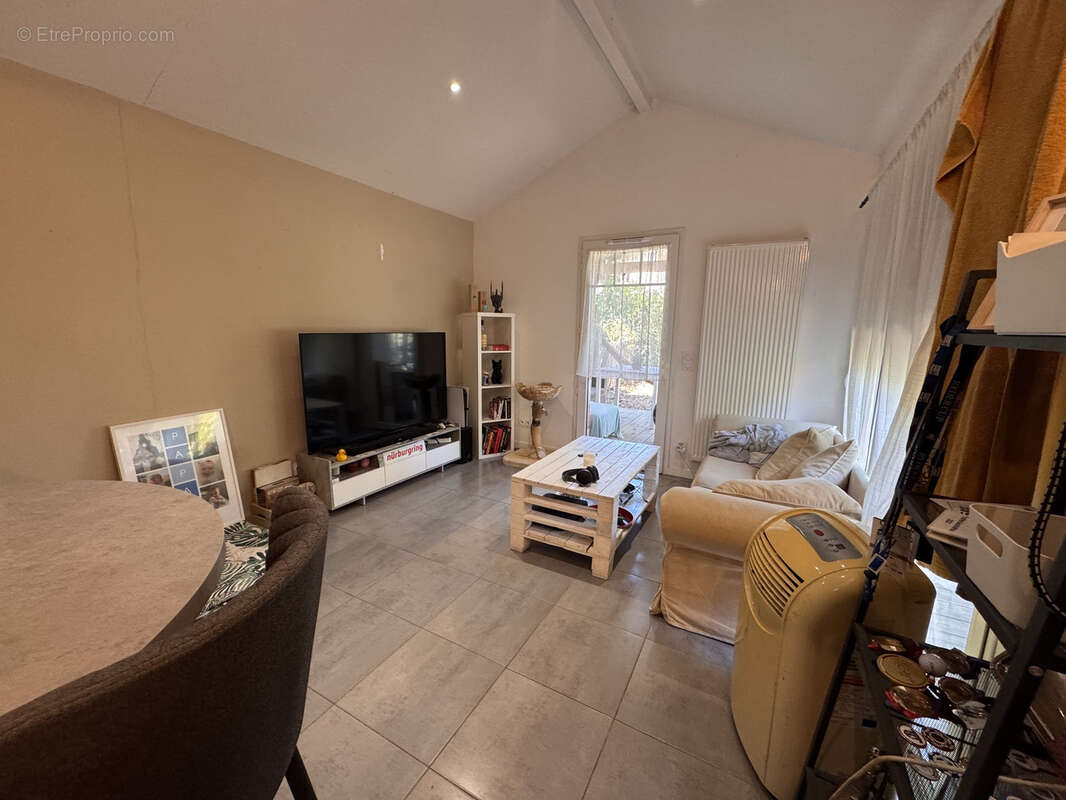 Villa T2 - 42m2 - Terrasse, jardin privatif, cellier et parking - photo 2