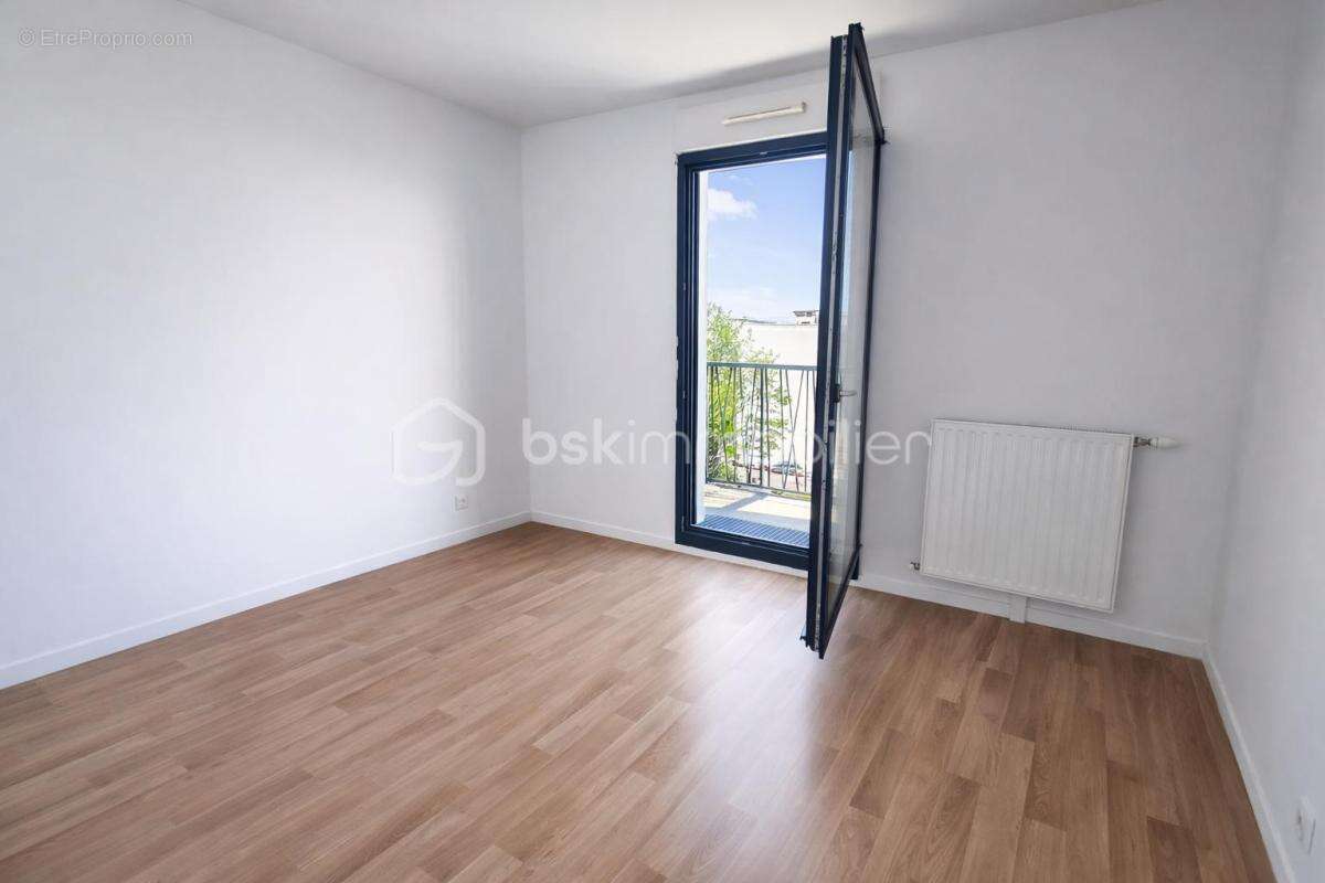 Secteur Résidentiel Ligne 7 Fort d'Aubervilliers , dans un immeuble de 2016  : Un appartement  de 5 pièces en parfait état avec  - photo 14