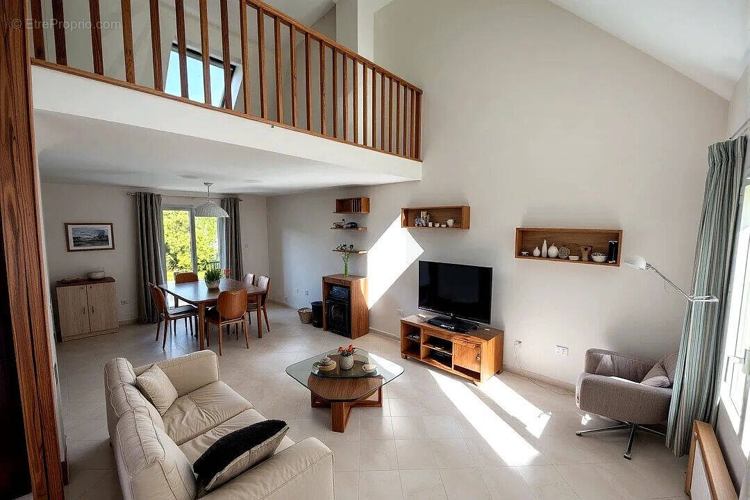 Maison à BUSSY-SAINT-MARTIN