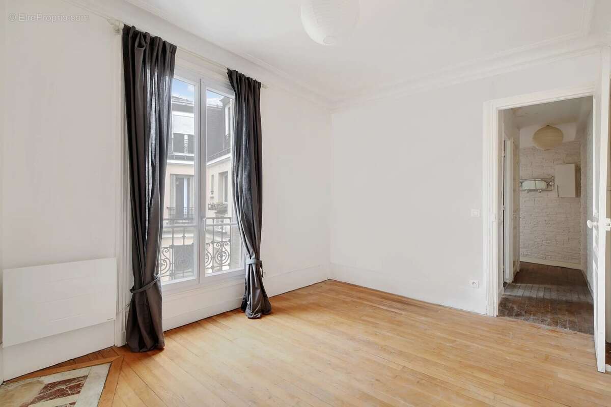 Appartement à PARIS-18E