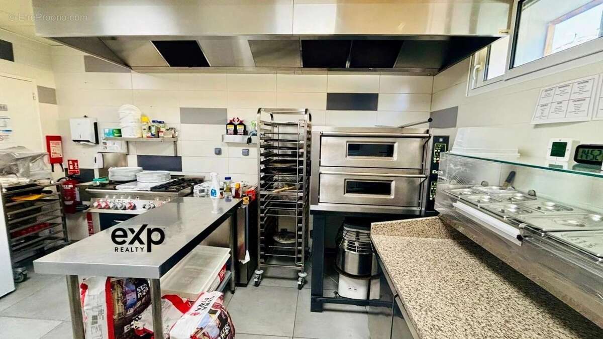 Commerce à SAINT-AVRE