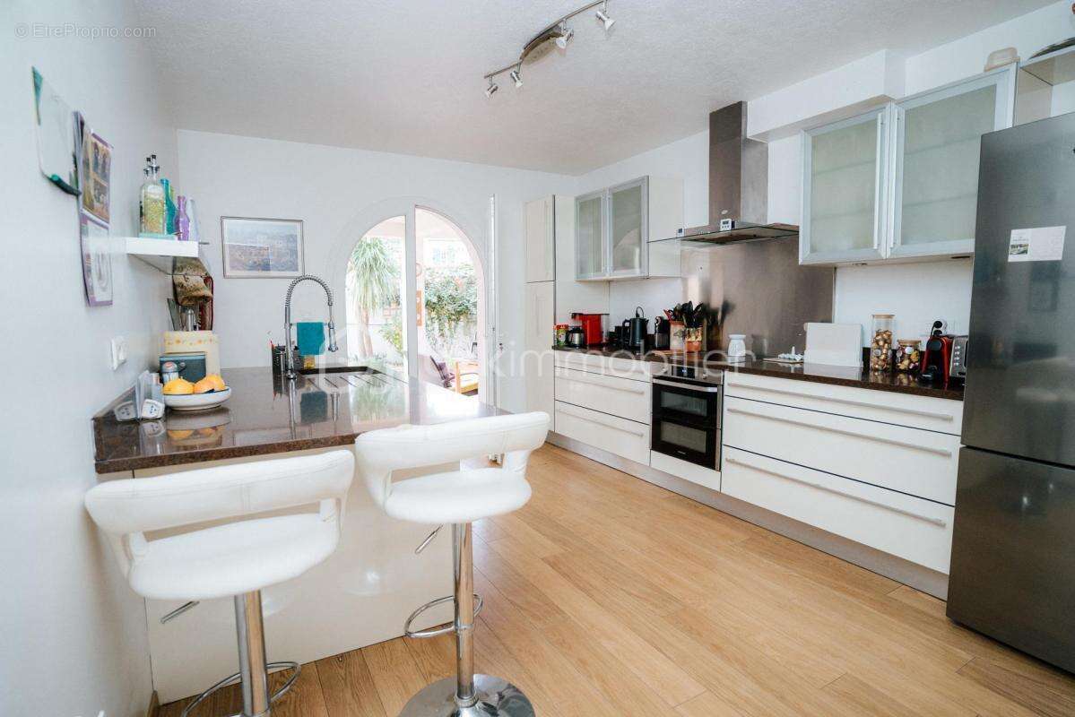 Maison à VILLENEUVE-DE-LA-RAHO