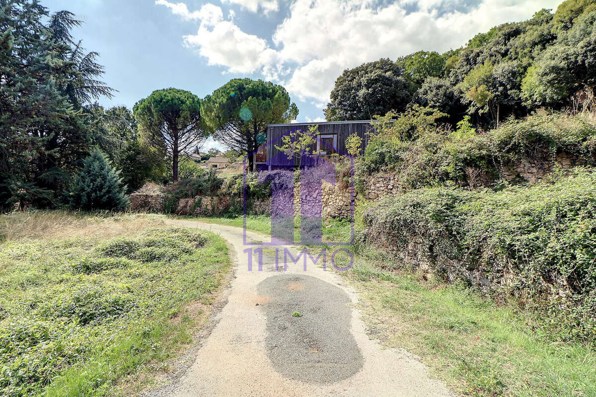 Vue de loin (EST) - Maison à VELIEUX