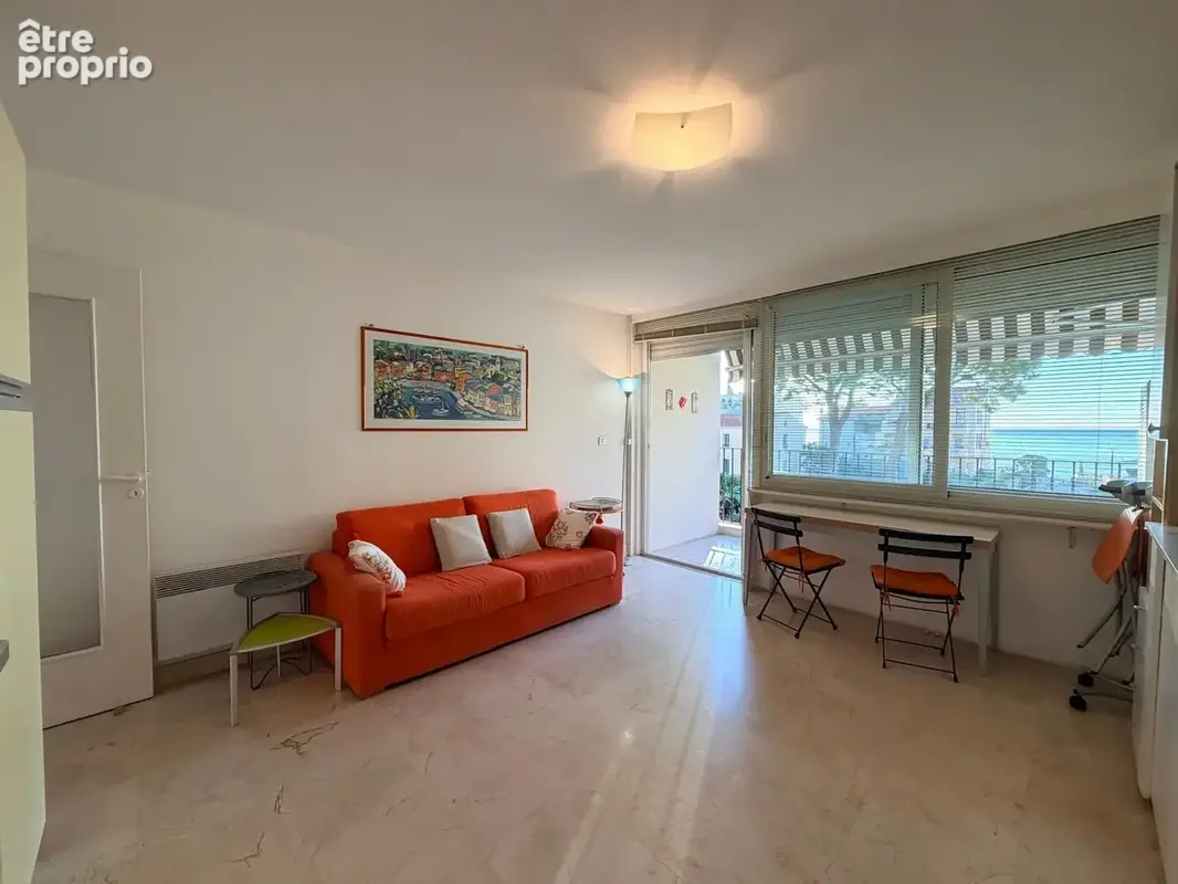 ROQUEBRUNE CAP MARTIN - Face à la mer   Charmant petit 2 pièces de 32,23 m2 avec balcon, cave et vue mer. - photo 2