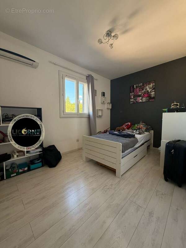 Chambre 3 - Maison à MARIGNANE