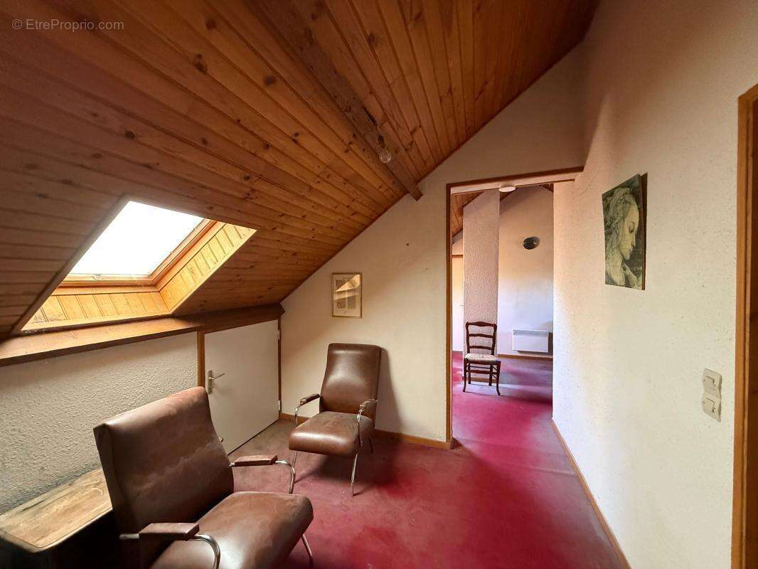 Maison À Vendre 153m2 avec Sous-sol et Jardin - photo 10